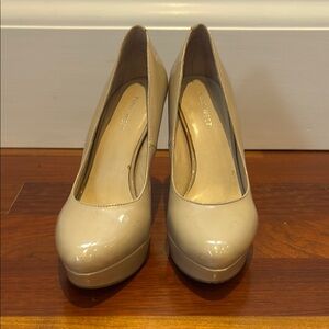 Nine West Women's Cream Pumps